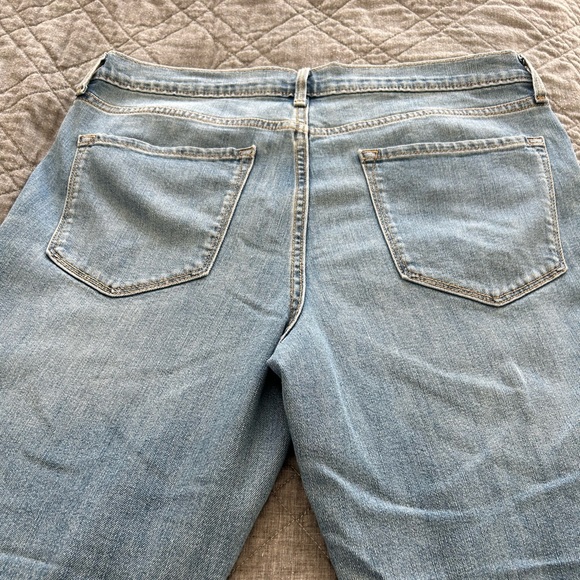 Old Navy Curvy Skinny Jeans. Size 12 - Picture 3 of 5